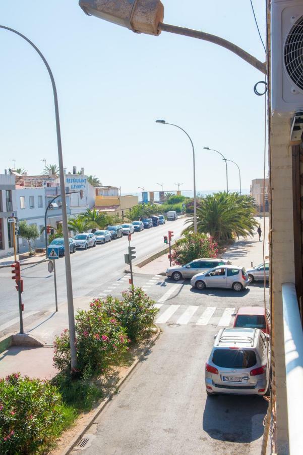 Laura Sea View Apartment บาเลนเซีย ภายนอก รูปภาพ
